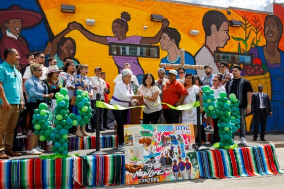 Pan de Vida Fresh Market Opens in Little Village